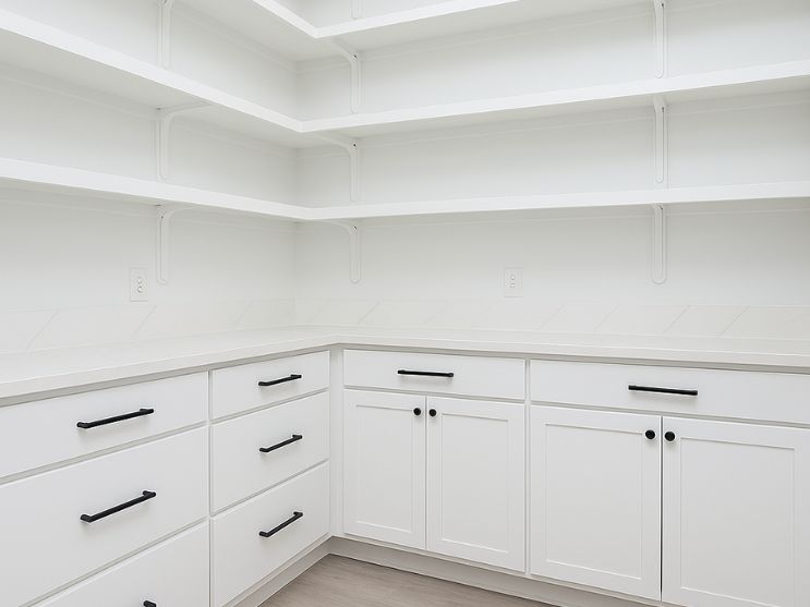 custom_pantry_cabinet